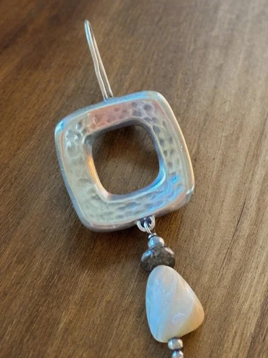 Silpada SINGLE Earring W1518 Square Drop Earring with Mother of Pearl - Picture 5 of 5